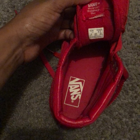 Size 7 men’s red vans 8 1/2 women’s - Picture 3 of 4